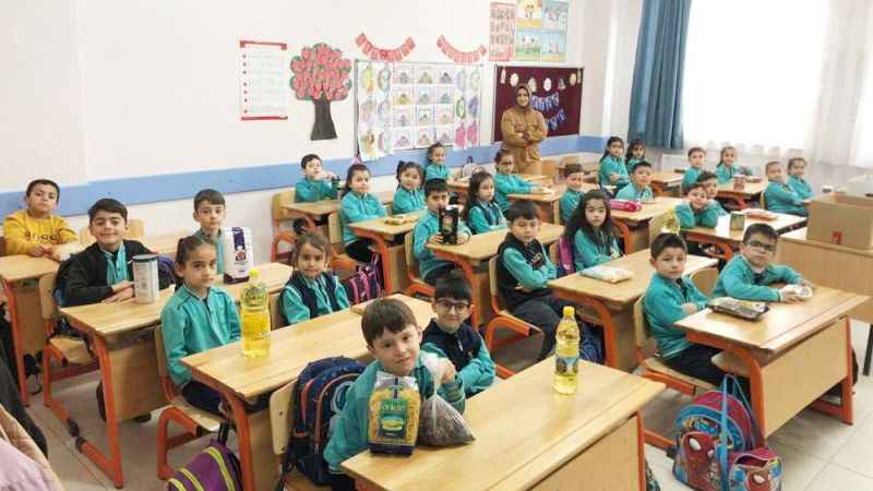 Yozgatlı Minik Yüreklerden Yardım Kolileri…