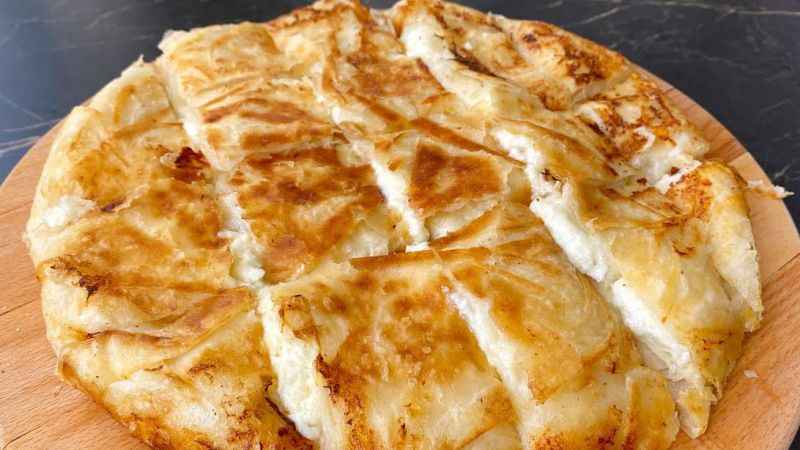 Pratik ve Nefis: Evde Çıtır Çıtır Peynirli Börek Yapmanın Püf Noktaları!