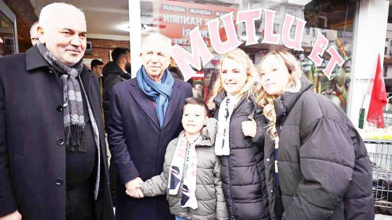 Ankara Büyükşehir Belediye Başkan Adayı Mansur Yavaş'tan dinazor göndermesi: "Bir tanesi bir otobüs ediyor!"