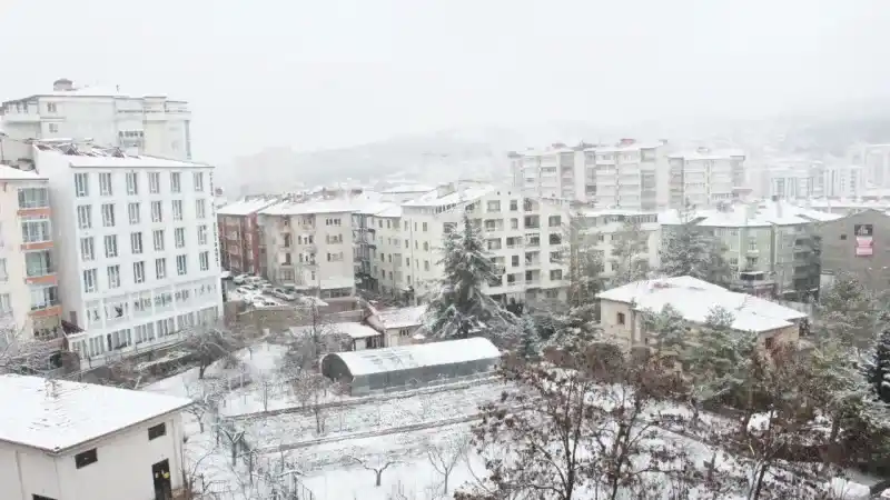 Mart Kapıdan Baktırıyor: Yozgat'a Kış Geri Döndü!