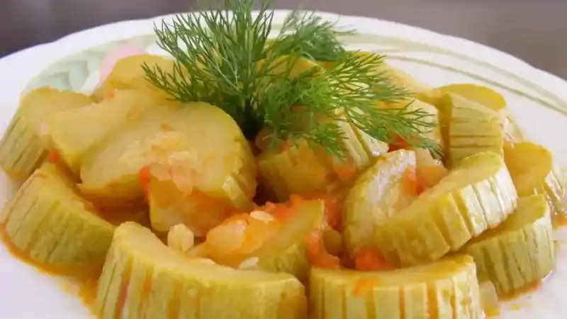 Lezzetli ve Hafif: Zeytinyağlı Kabak Yemeği ile Sağlıklı Sofralar…