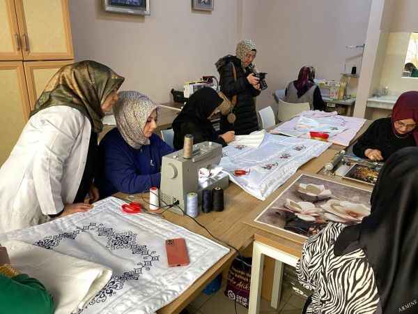 Gelinlik Kızların Hayallerini süslüyor