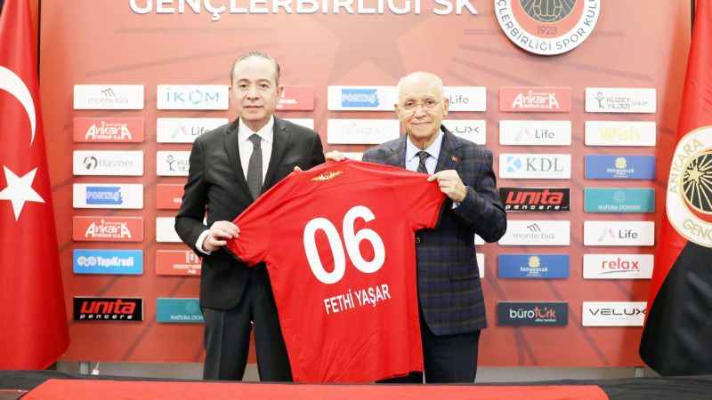 Ankaragücü ve Gençlerbirliği’ni ziyaret edip, destek istedi
