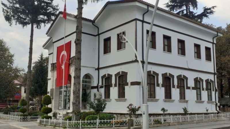 Tokat Belediye Başkalığı çöp konteyneri, atık kutusu, poşet, ot ilacı ve el aletleri alımı yapılacak
