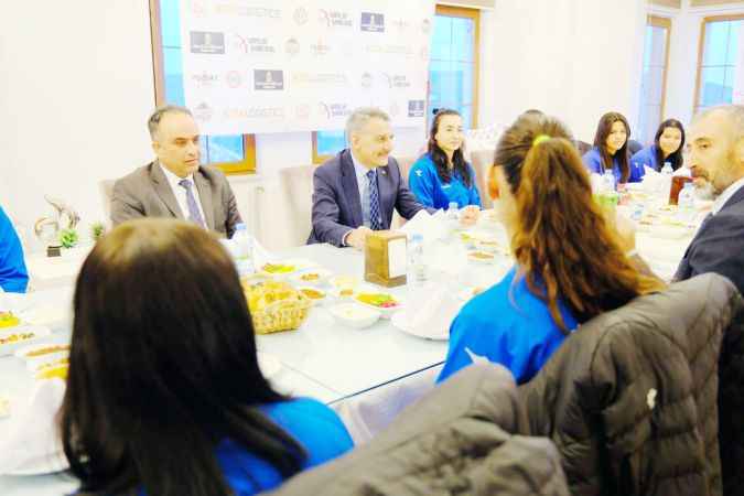 Yozgat takımından büyük başarı Vali Özkan tebrik etti