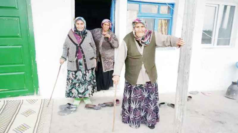Türkiye'nin en yaşlı seçmeni... 117 yaşında oy kullandı
