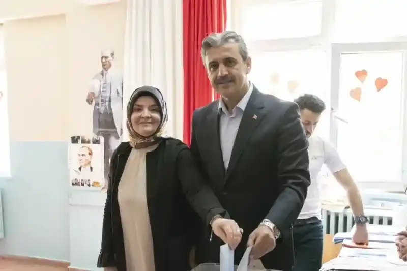 Yozgat Belediye Başkanı Köse oyunu kullandı