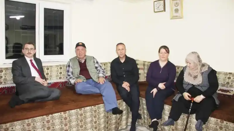 Bir Sofrada Birleşen Gönüller: Boğazlıyan Kaymakamı Serttaş’tan Anlamlı Ziyaret!