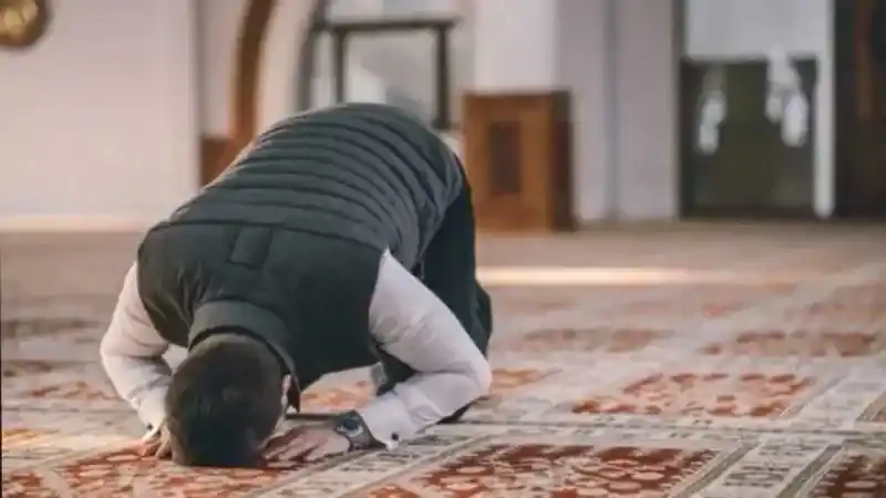 Sehiv secdesi nasıl yapılır? Sehiv secdesi nedir? Sehiv secdesi gerektiren durumlar nelerdir?