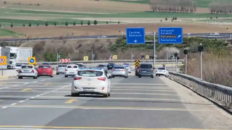 Karadeniz yolunda bayram trafiği