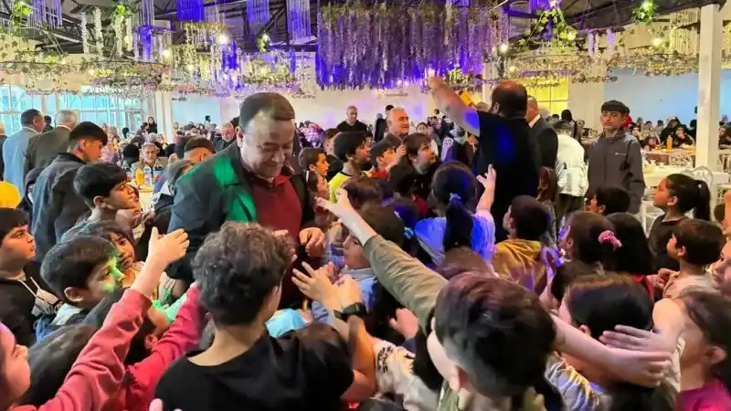 Ankara'nın gülen milletvekili: çocuklarla çocuk oldu!