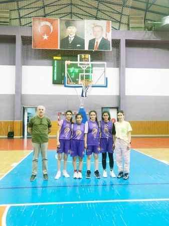 Köy okulundan tarihi başarı