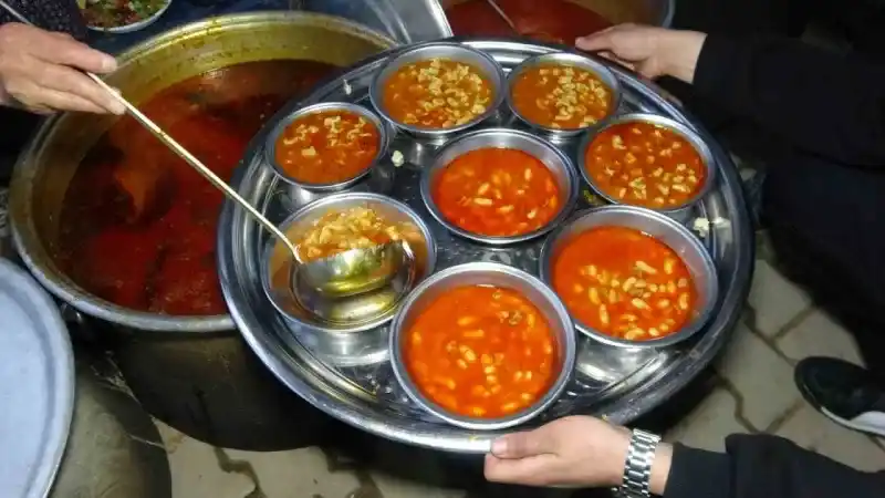 Bu köyde Ramazan imecesi yüz güldürdü