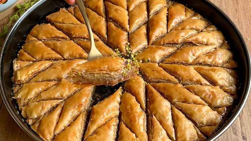 Baklava Neden Sert Olur?