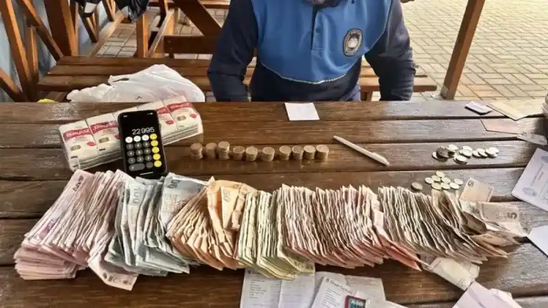 Dilenciye Bak! Üzerinden Çıkan Para Şaşırttı