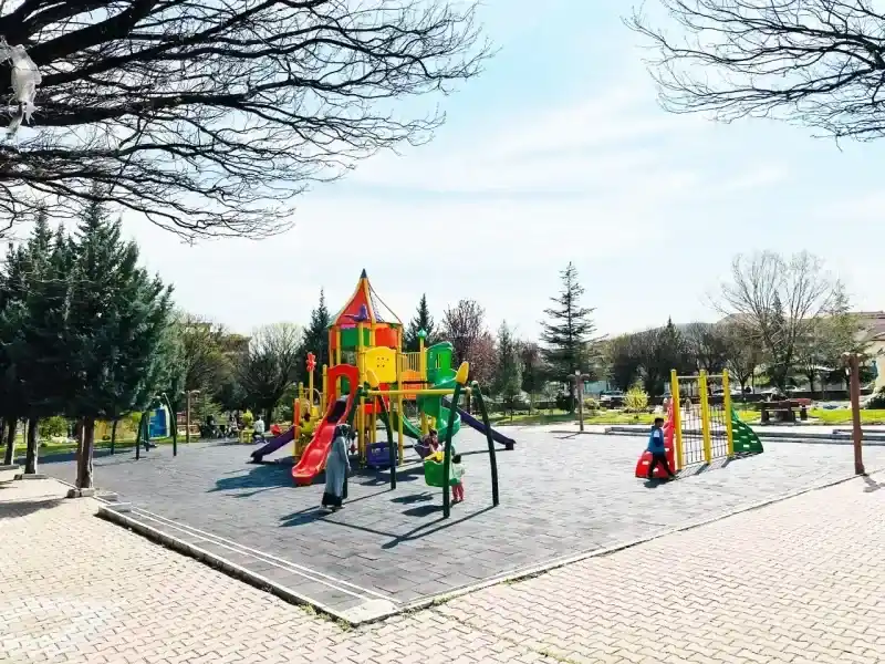 Camiler, parklar, caddeler, sokaklar.. Çekerek'te her yer bayramda pırıl pırıl!