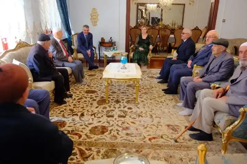 Yozgat Vali konutunun konukları baş tacımız ulu çınarlarımız