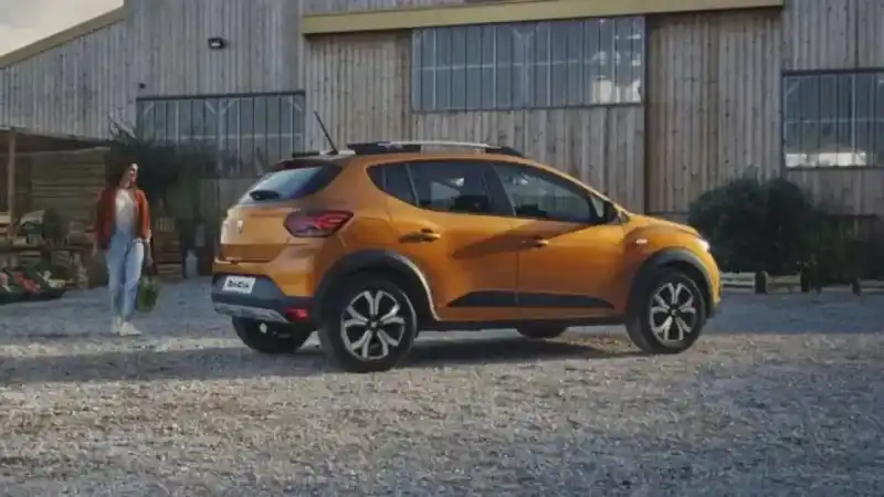 Dacia Sandero Stepway Nisan 2024 Fiyatları ve Özellikleri