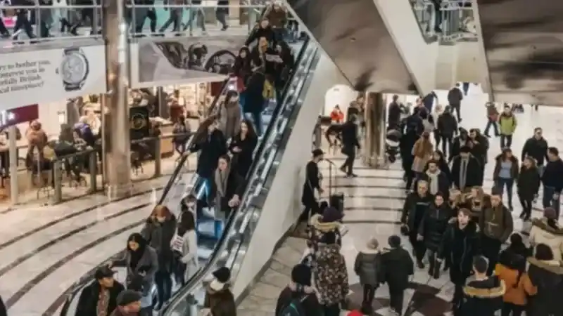 Bayramda AVM'ler Açık mı? İşte 10-11-12 Nisan AVM Saatleri!