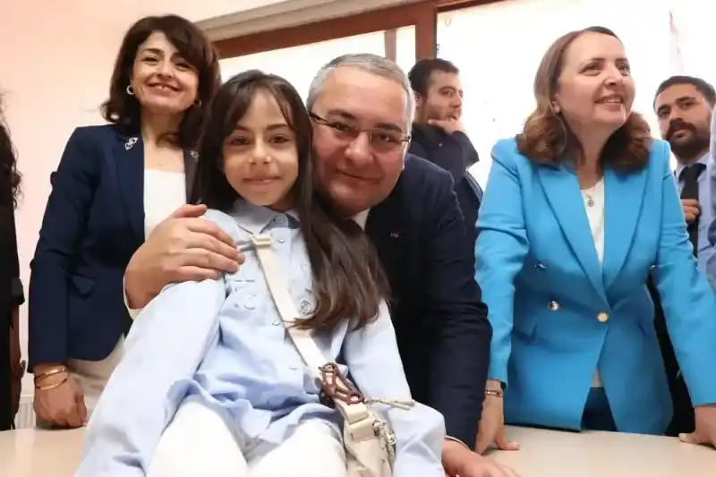 Ankara'nın en samimi bayramlaşması Mesut Özarslan'dan...