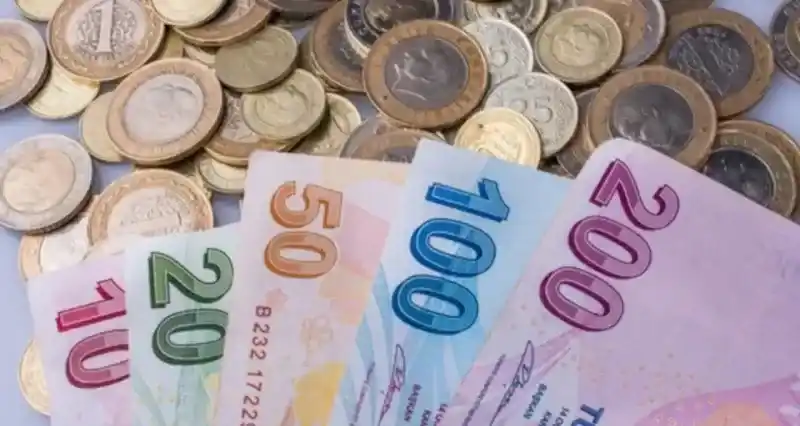 ATM’lerde Yeni Dönem: Para Çekerken Bu Banknotlar Artık Olmayacak!