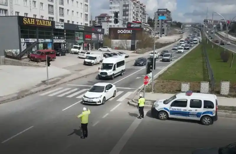 Yozgatlılar bunu hep yapıyor: Sürücüleri uyaranlar tekrar düşünsün!