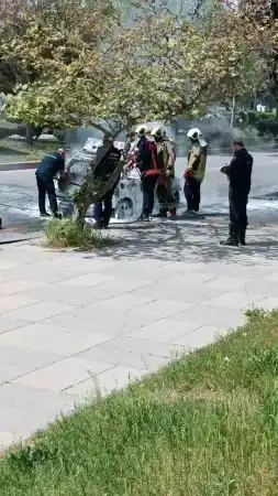 Ankara Etimesgut'ta Seyir Halindeki Araç Alevlere Teslim Oldu
