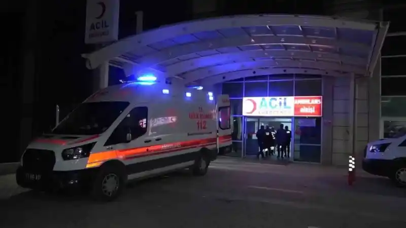 Yozgat'ın komşu ilinde görünmez kaza: ambulans ile ticari taksi çarpıştı