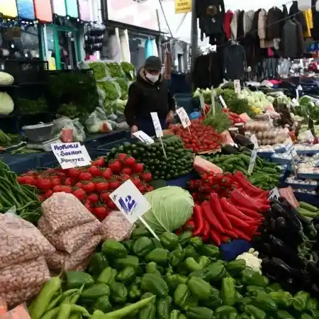 Başkent Ankara'da Taze ve Ucuz Sebze Meyve Nereden Alınır? Ulus Hal Fiyatları Güncellendi!