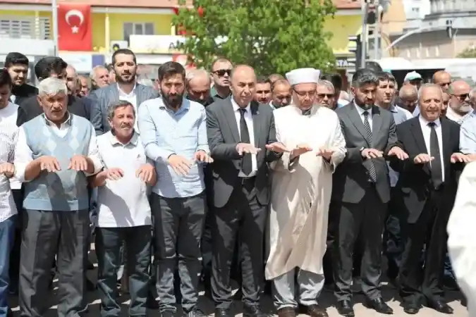 Yozgat'a yarım saat uzaklıkta eller semaya açıldı: yağdır Mevlam Su!
