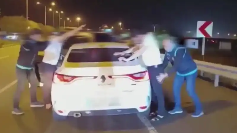 Yozgat'ın hemen yanı başında üstelik evlenme vaadiyle yapıyorlar