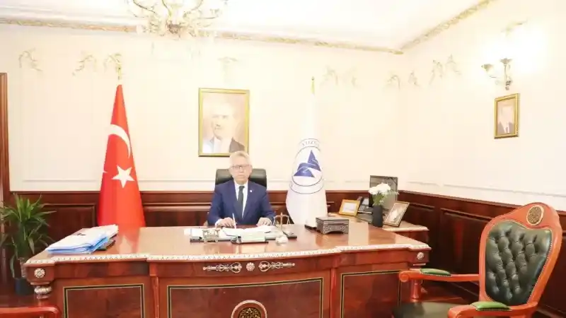 Başkan Arslan 23 Nisan'da Çocukların Önemini Vurguladı: Geleceğimiz Onların Ellerinde!