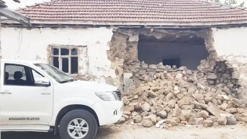 Yozgat’ta Deprem! Ciddi Hasarlar Oluştu…