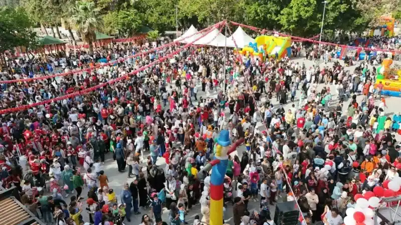 Depremi unutturan bayram: 23 Nisan’ın tadını çıkardılar