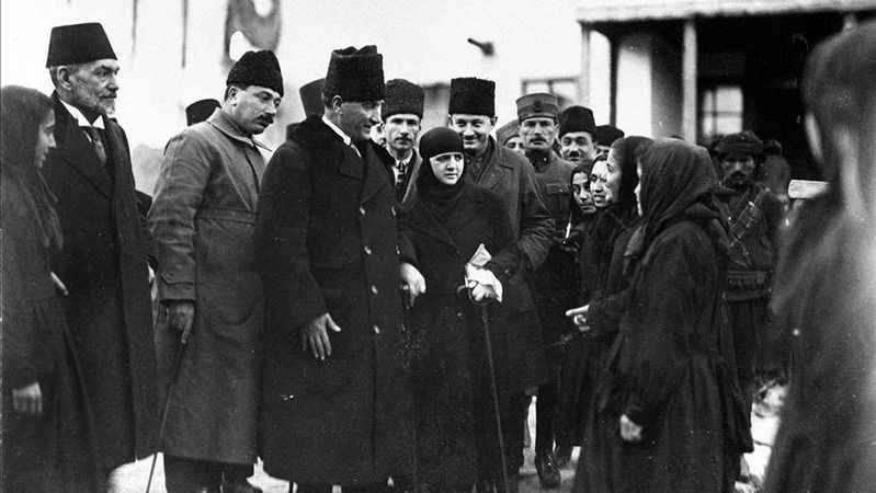 Atatürk Annesinin Cenazesine Neden Katılmadı?