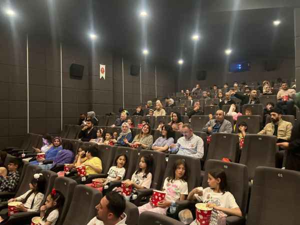 Yozgat Veteriner Odası Çocuklara sinema keyfi yaşattı