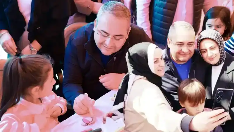 Ankara Keçiören Belediyesi önünde buluşuyor: Atatürk'ün Armağanı Çocuklara Özel Kutlama