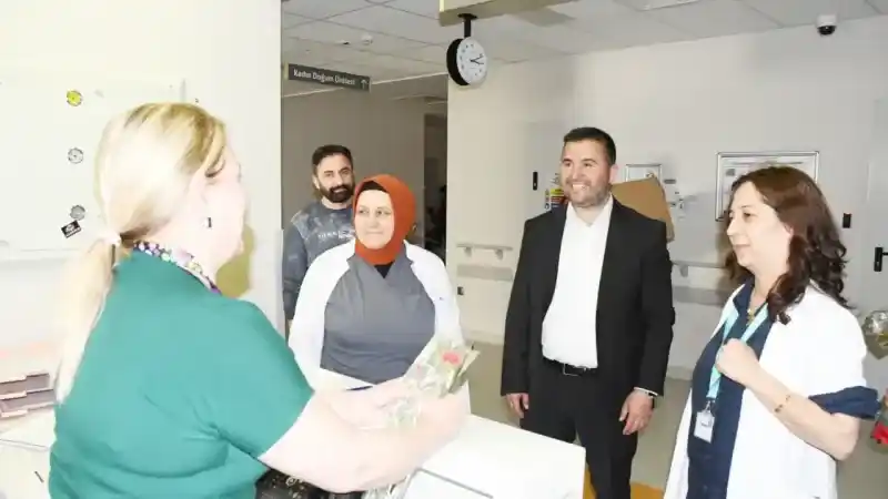 Yozgat Şehir Hastanesi'nde Ebeler İçin Özel Kutlama!