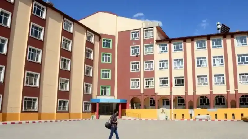 Öğrencisine taciz iddiasıyla tutuklanan öğretmen kim? Olay ne, nerede oldu?