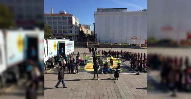 Mobil Trafik Eğitim Tırı sayesinde 5 bin 584 çocuk trafik eğitimi aldı