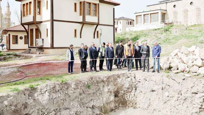 Geleceğin Turizm Cenneti: Sivas'ın Tarihi Kale'si Yeniden Hayat Buluyor!