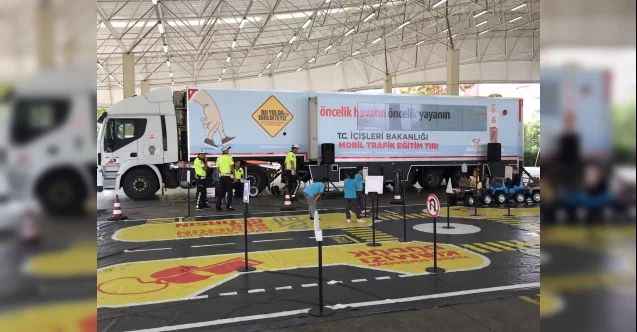 Mobil Trafik Eğitim Tırı sayesinde 5 bin 584 çocuk trafik eğitimi aldı
