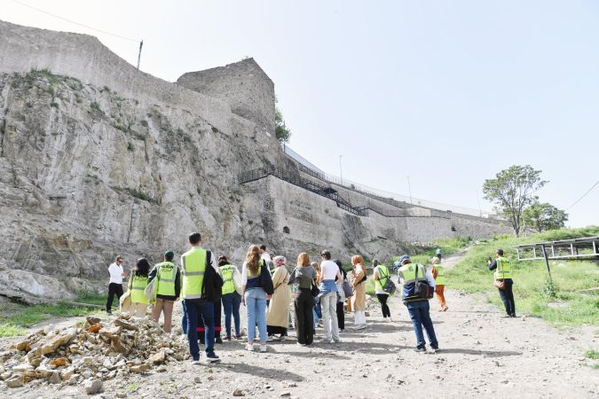 Belediye ücretsiz düzenliyor... Roma tarihine yolculuk yapıyorlar