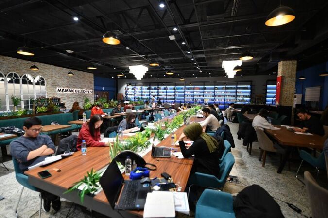 Mamak Belediyesi Öğrencileri Şaşırtacak Bir Hamleyle Kütüphaneleri Dönüştürüyor! İşte Detaylar...