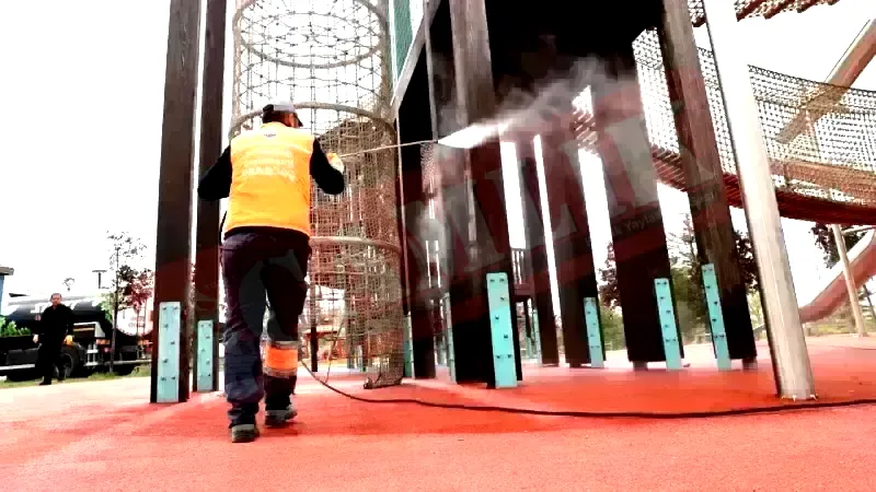 Gölbaşı Belediyesi Park ve Bahçelerde Temizlik ve Bakım Çalışması Yaptı!