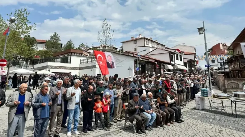 Güdül'de Belediye Başkanı ve Vatandaşlar Yağmur Duasına Çıktı!