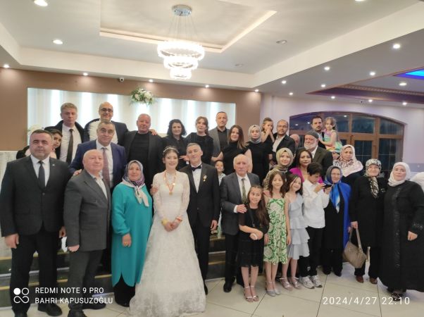 Kapusuzoğlu Ailesinin Mutlu Günü