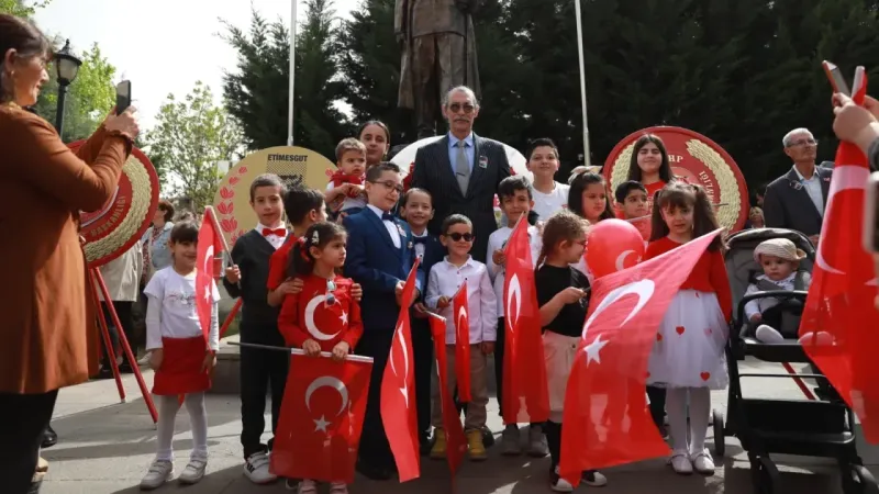 Etimesgut Belediye Başkanı Erdal Beşikçioğlu'ndan Çocuklara Özel İlgi