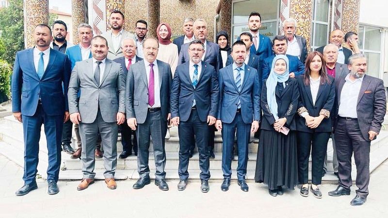 AK Parti Milletvekillerinden Yeni Belediye Başkanlarına Ziyaret: Durmak Yok Yola Devam!