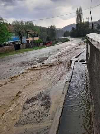 Yahyasaray Köyü’nde Yağmurun Yol Açtığı Sel